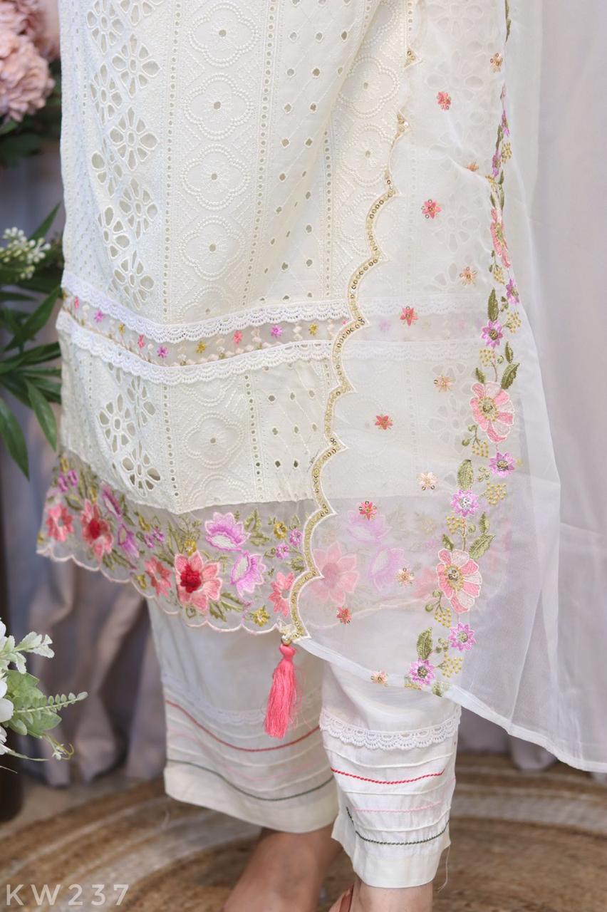 Muslin Schiffli Kurti Set