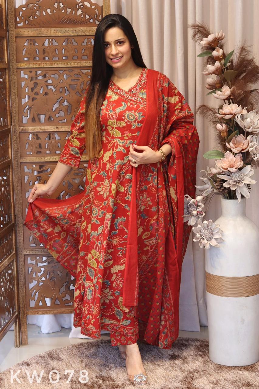 Anghrakha Kurti Set