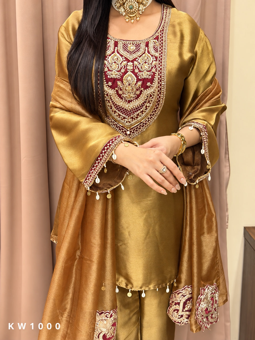 KW1000 Antique Gold heavy handwork detail