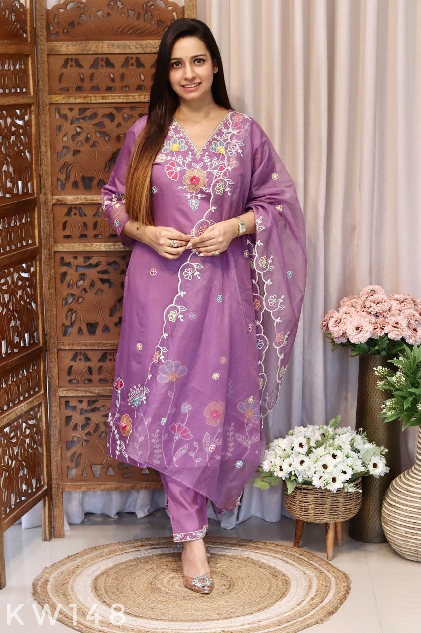 Embroidery Kurti Set