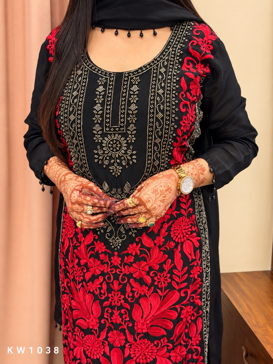 KW1038 black and red thread Katdana embroidery detail