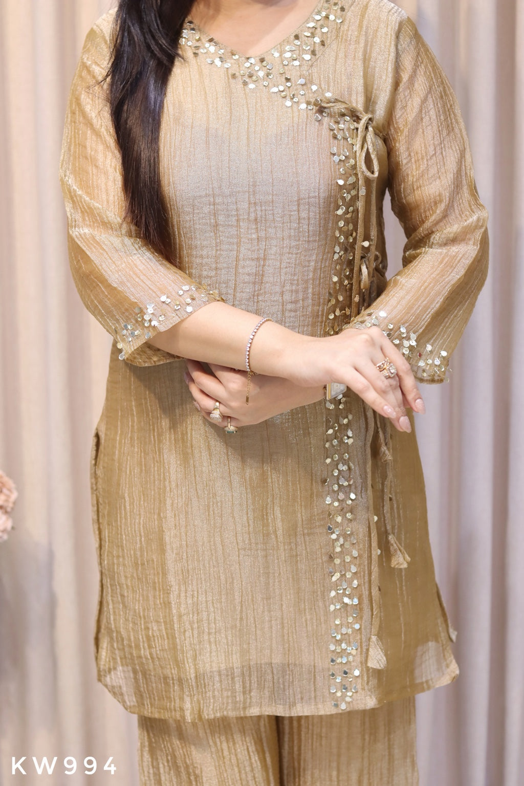KW994 Antique Gold heavy handwork detail