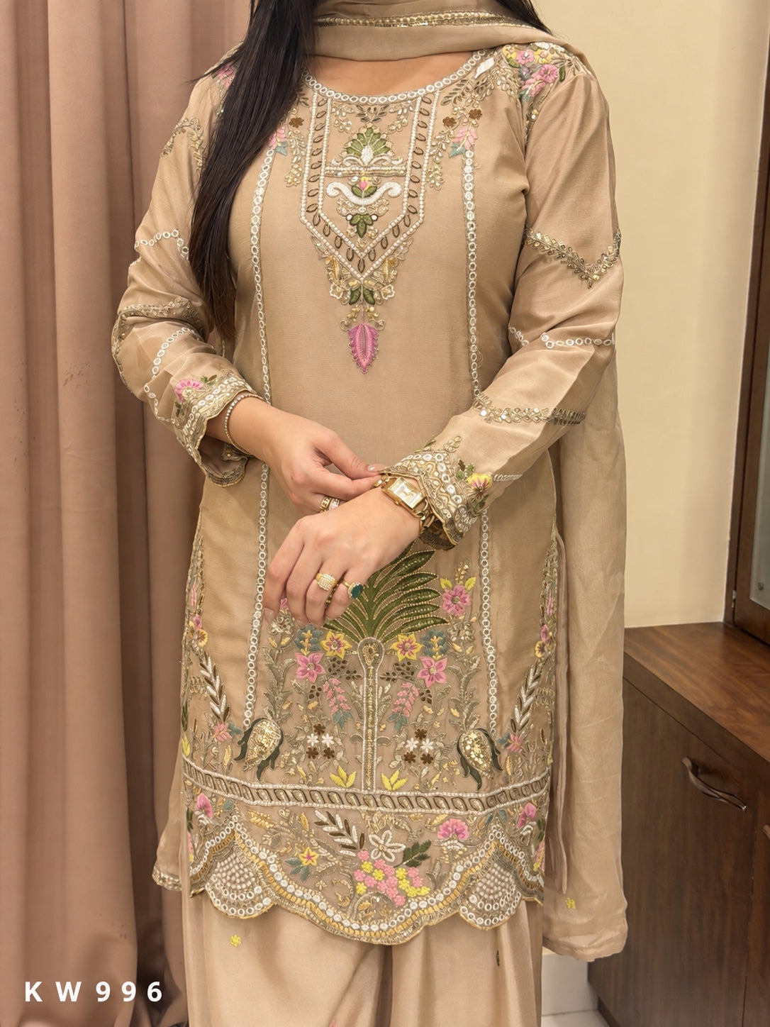 KW996 premium embroidery and cutwork detail
